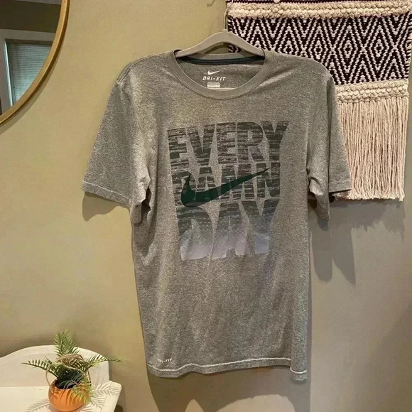 NIKE DRI FIT EVERY DAMN DAY TEE M - Picture 1 of 4